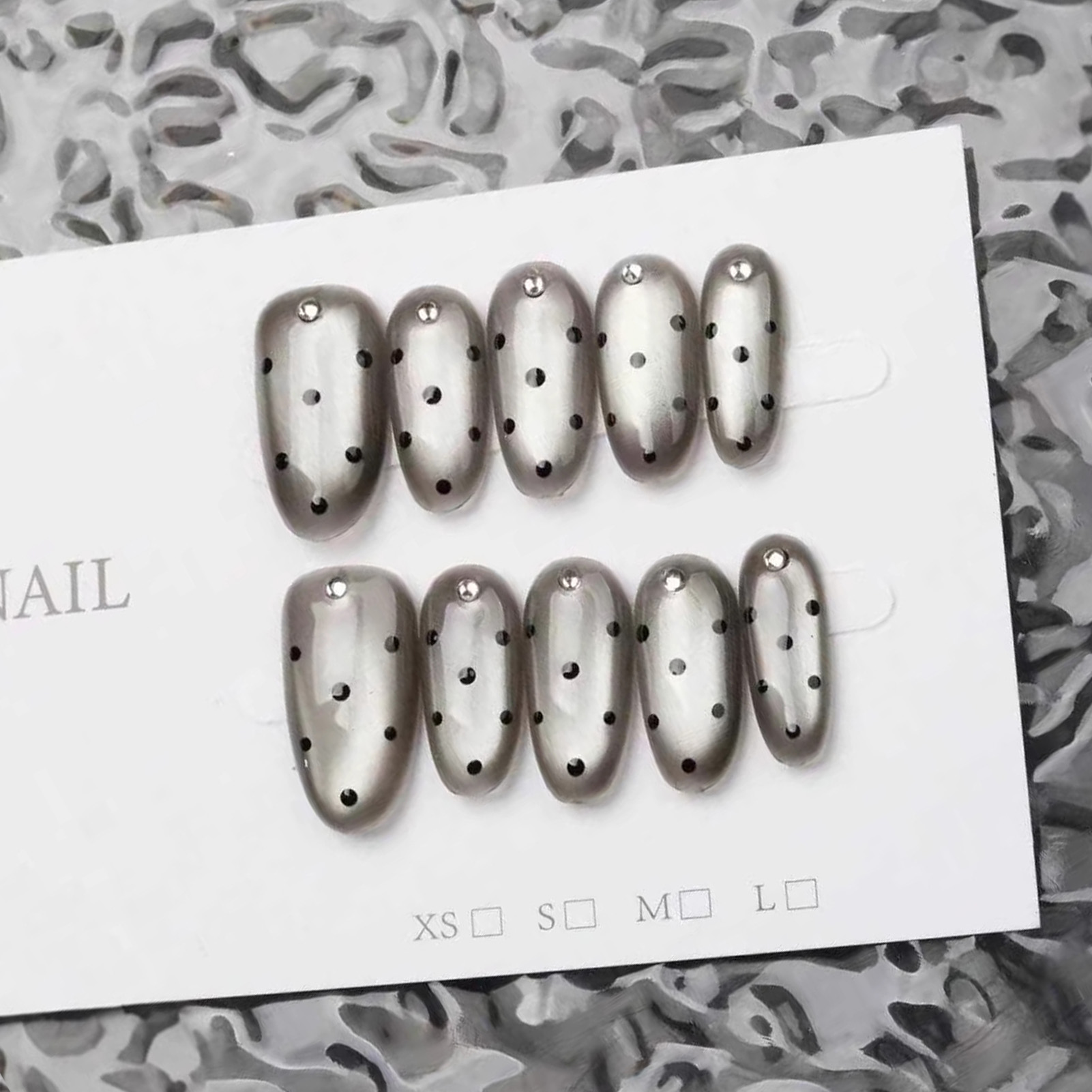 Decorating Tip Set - 10 Stück handgemachte Press-On-Nägel, schwarze Polka-Dot-Katzenaugen-Kunstnägel